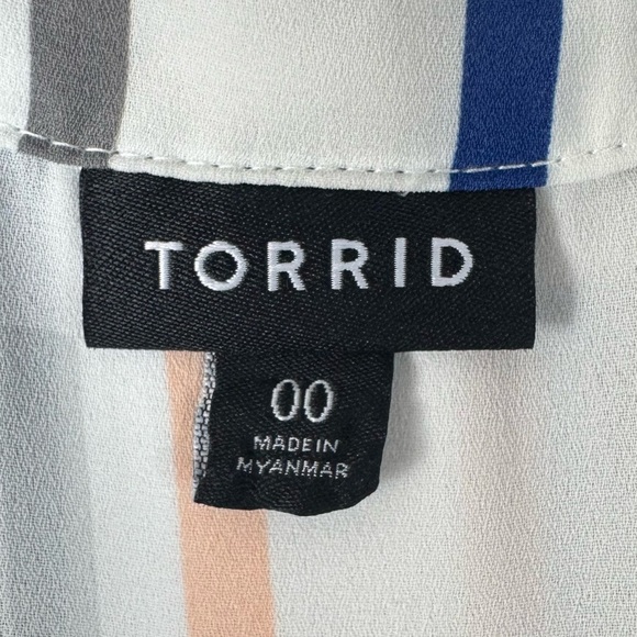 Torrid Size 00 Madison Georgette Button Up Sleevless Top Blouse White 10 Medium - Picture 3 of 5